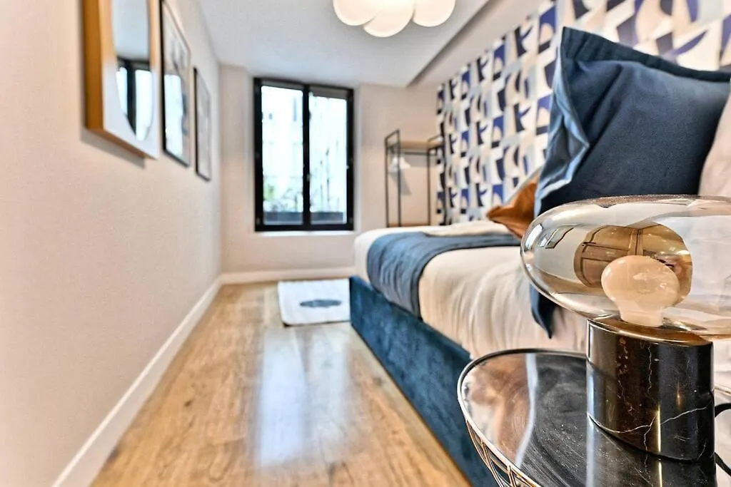 Appartement 3 Chambres Paris 2Eme - II 0*,