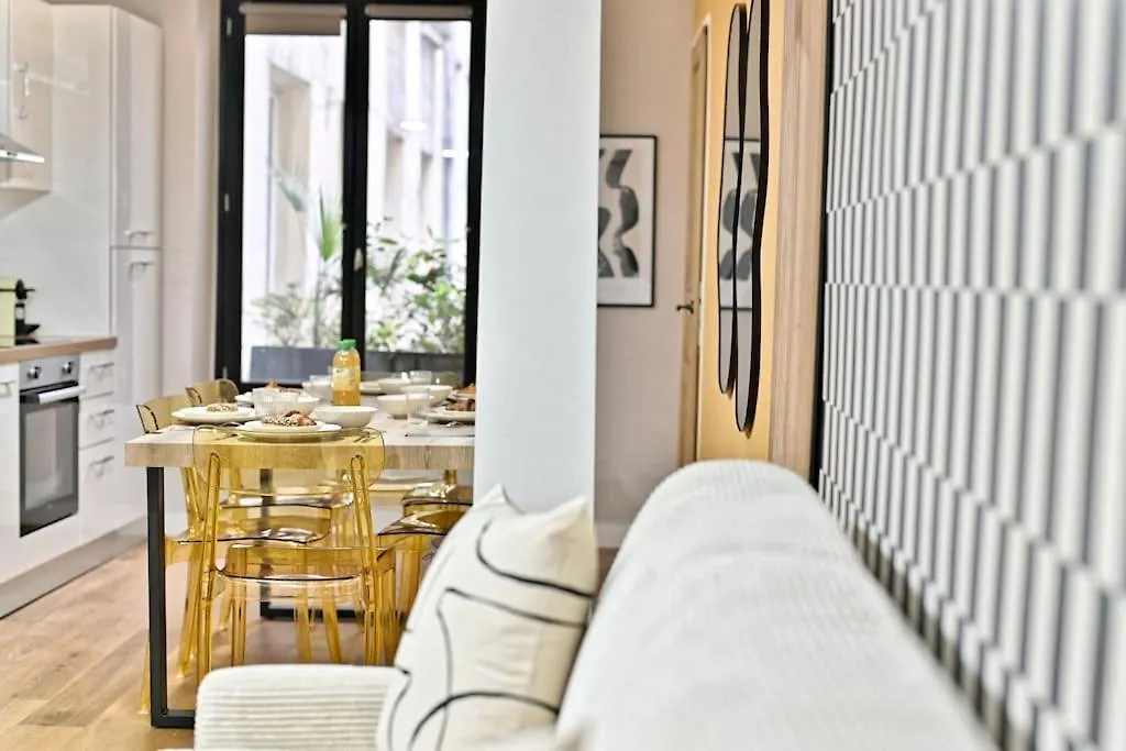 Appartement 3 Chambres Paris 2Eme - II דירה