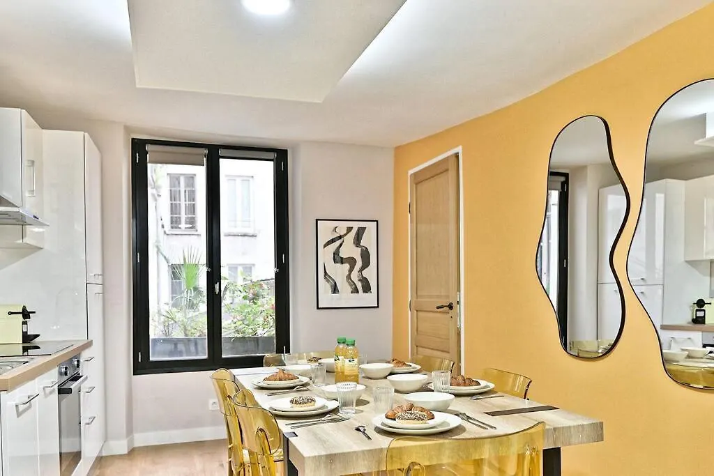 Appartement 3 Chambres Paris 2Eme - II 0*,